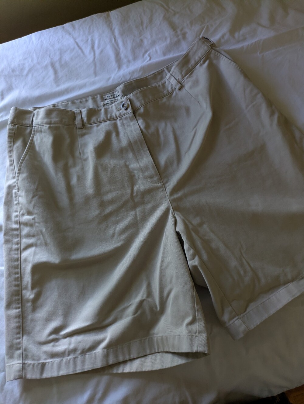 LL Bean Khaki Shorts Comfort Waist 20W